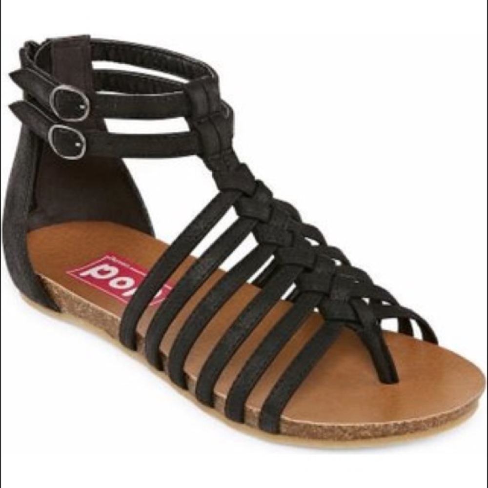 POP 🎲 Gamble 🎰 Black GLADIATOR Sandals *9